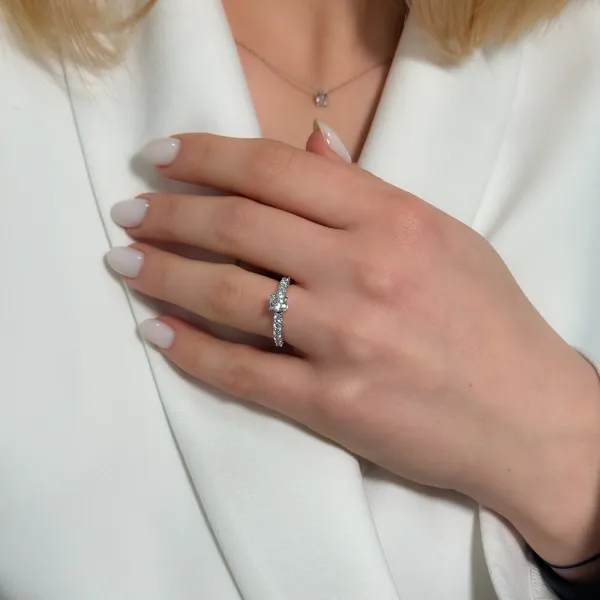 Egeria 0.90 ct Diamond Engagement Ring