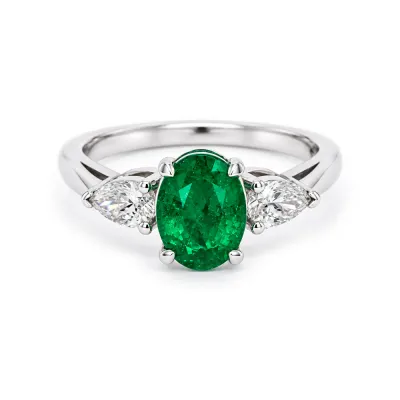 Luxury 1.50 ct Emerald Ring with Diamonds