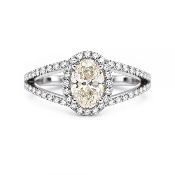 Luxury 1.11 ct Oval Diamond Engagement Ring