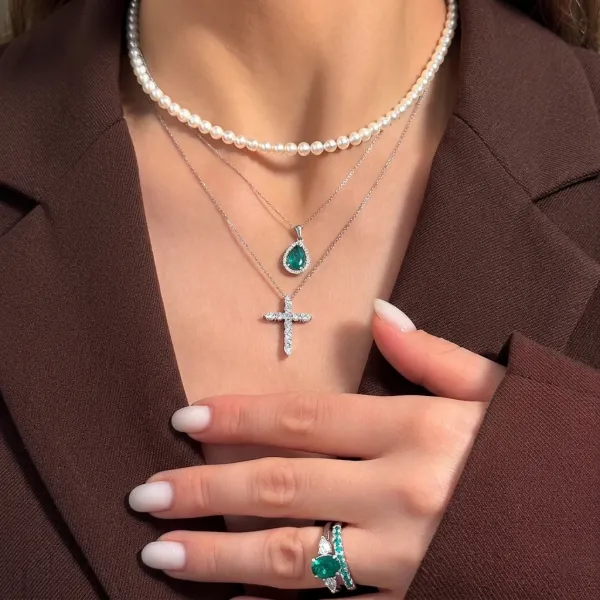 Antonia 0.54 ct Emerald Necklace