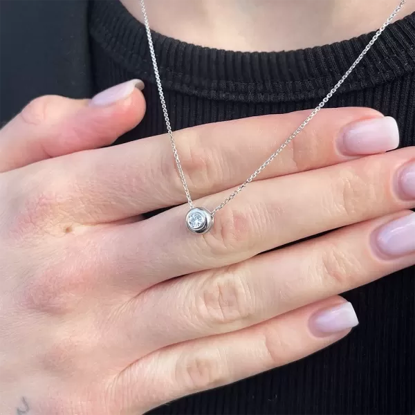 0.12 ct Diamond Necklace (18K)