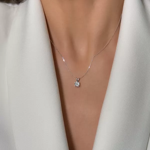 Klasika 0.50 ct Diamond Necklace