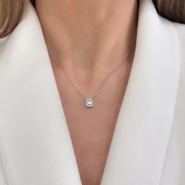 Emerald Halo 0.26 ct Diamond Necklace