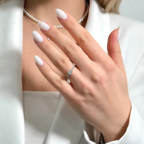 Kornelia 0.60 ct Diamond Engagement Ring