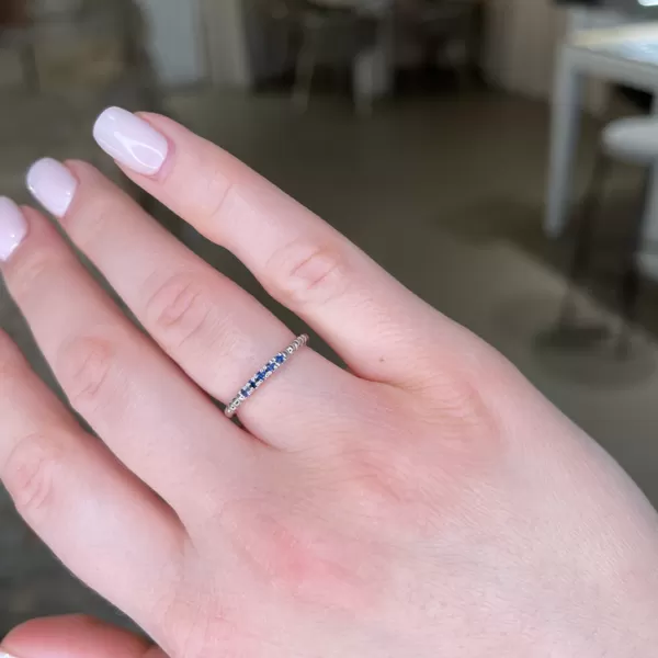 Perla 0.08 ct Sapphire Ring